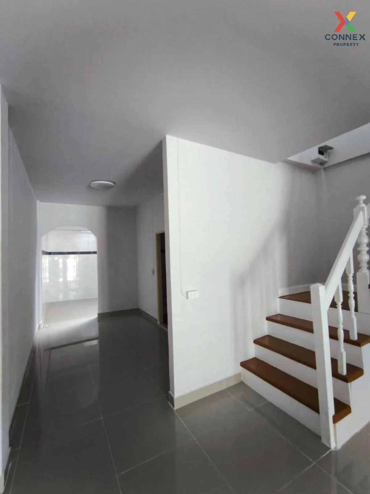 ขายทาวน์เฮ้าส์/ทาวน์โฮม  บ้านกลางซอย คูคต รีโนเวทใหม่ BTS-คูคต คู