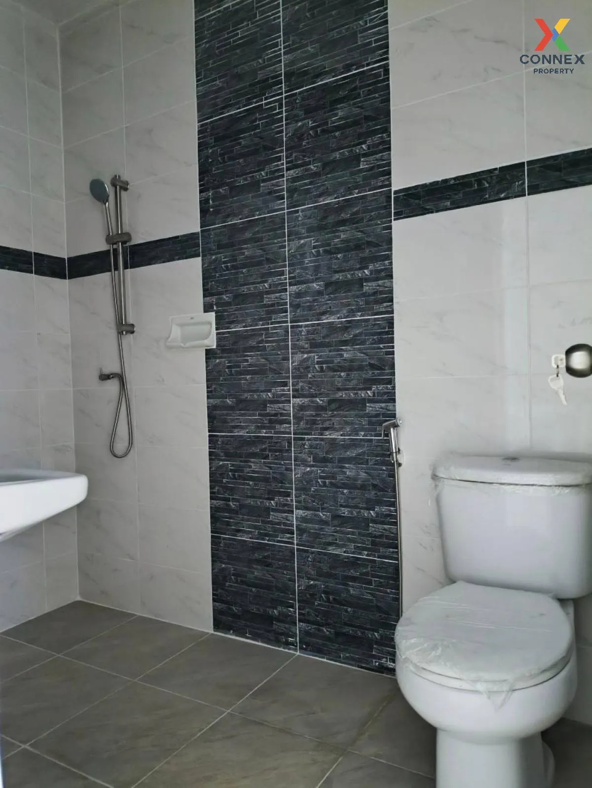 ขายทาวน์เฮ้าส์/ทาวน์โฮม  บ้านกลางซอย คูคต รีโนเวทใหม่ BTS-คูคต คู