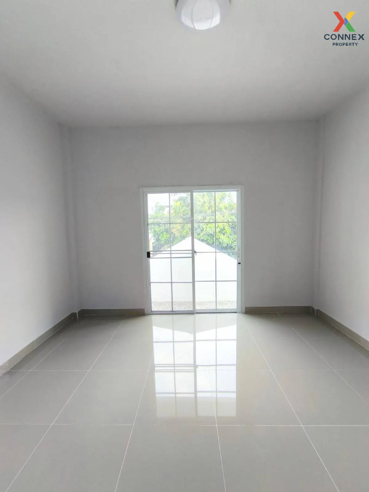 ขายทาวน์เฮ้าส์/ทาวน์โฮม  บ้านกลางซอย คูคต รีโนเวทใหม่ BTS-คูคต คู