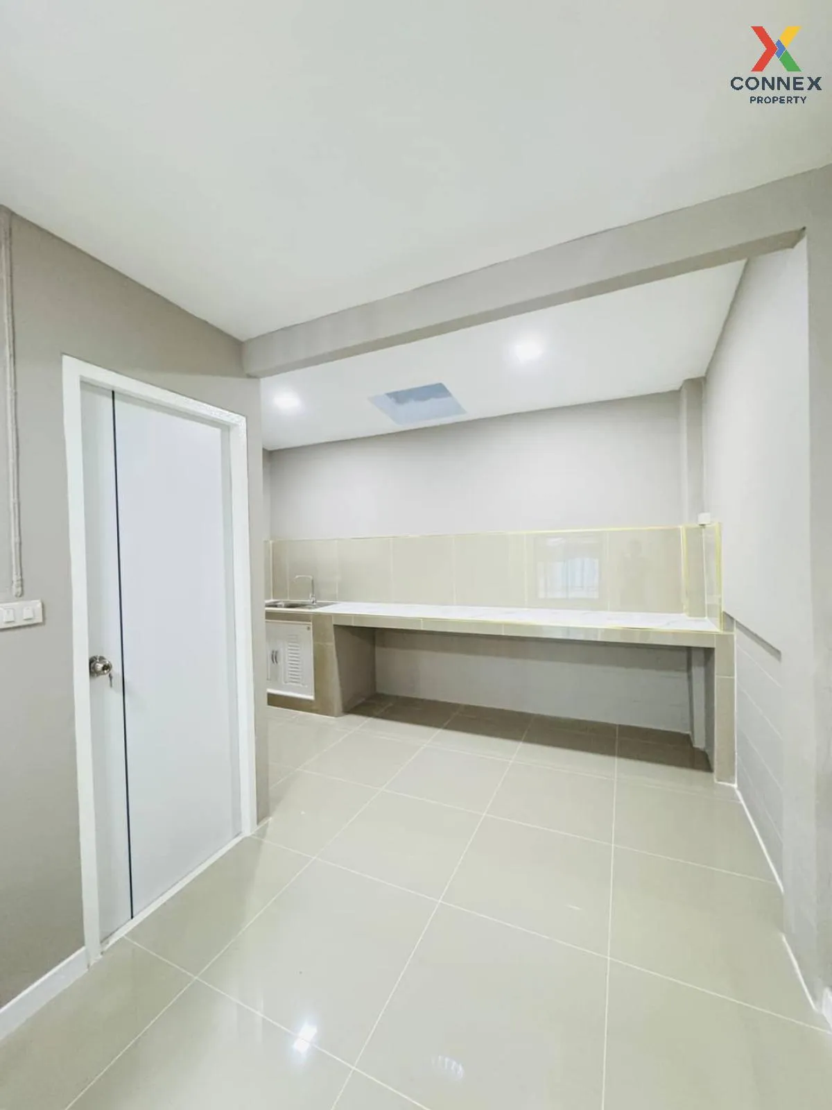 ขายทาวน์เฮ้าส์/ทาวน์โฮม  บ้านปิยวรารมย์ 3 รีโนเวทใหม่ ไทรน้อย ไทร