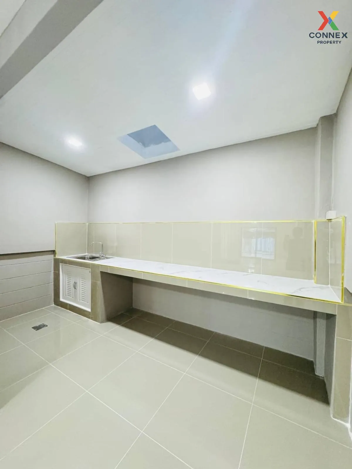 ขายทาวน์เฮ้าส์/ทาวน์โฮม  บ้านปิยวรารมย์ 3 รีโนเวทใหม่ ไทรน้อย ไทร