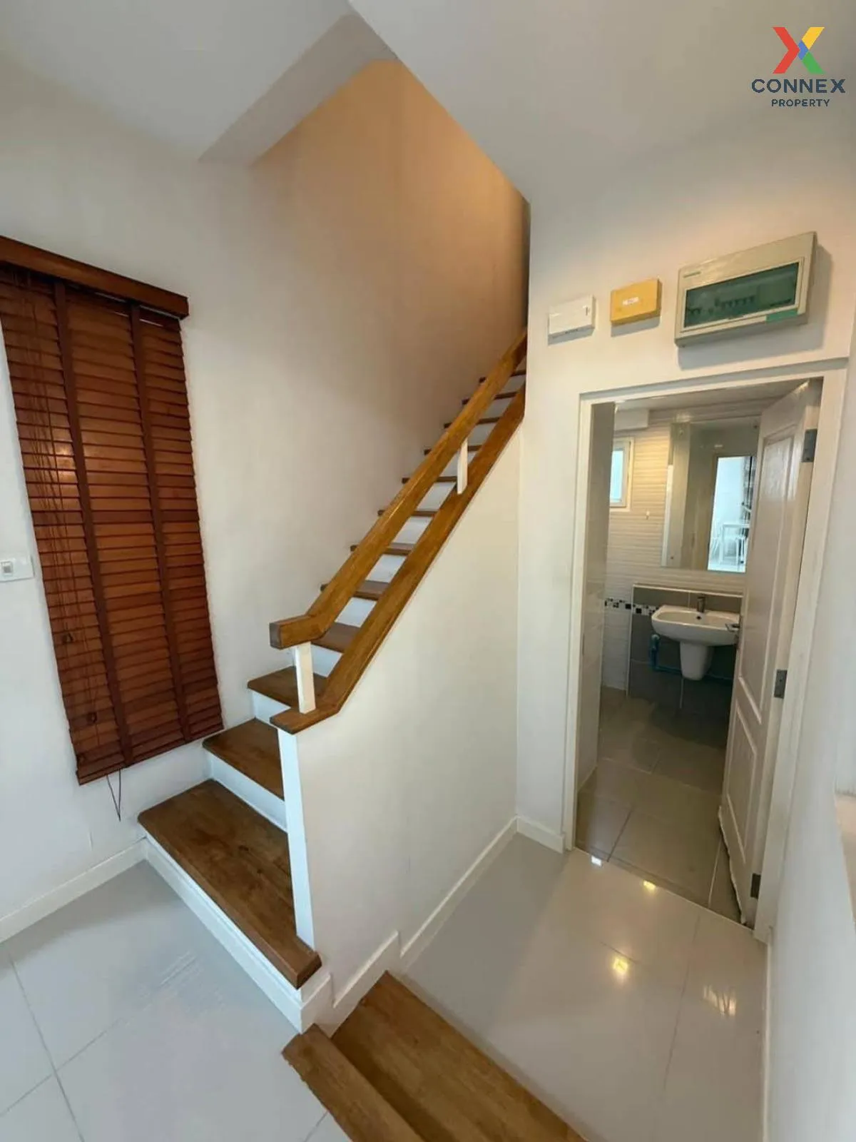 For Rent House , Chaiyapruk Ramintra - Wongwaen 2 , wide frontage