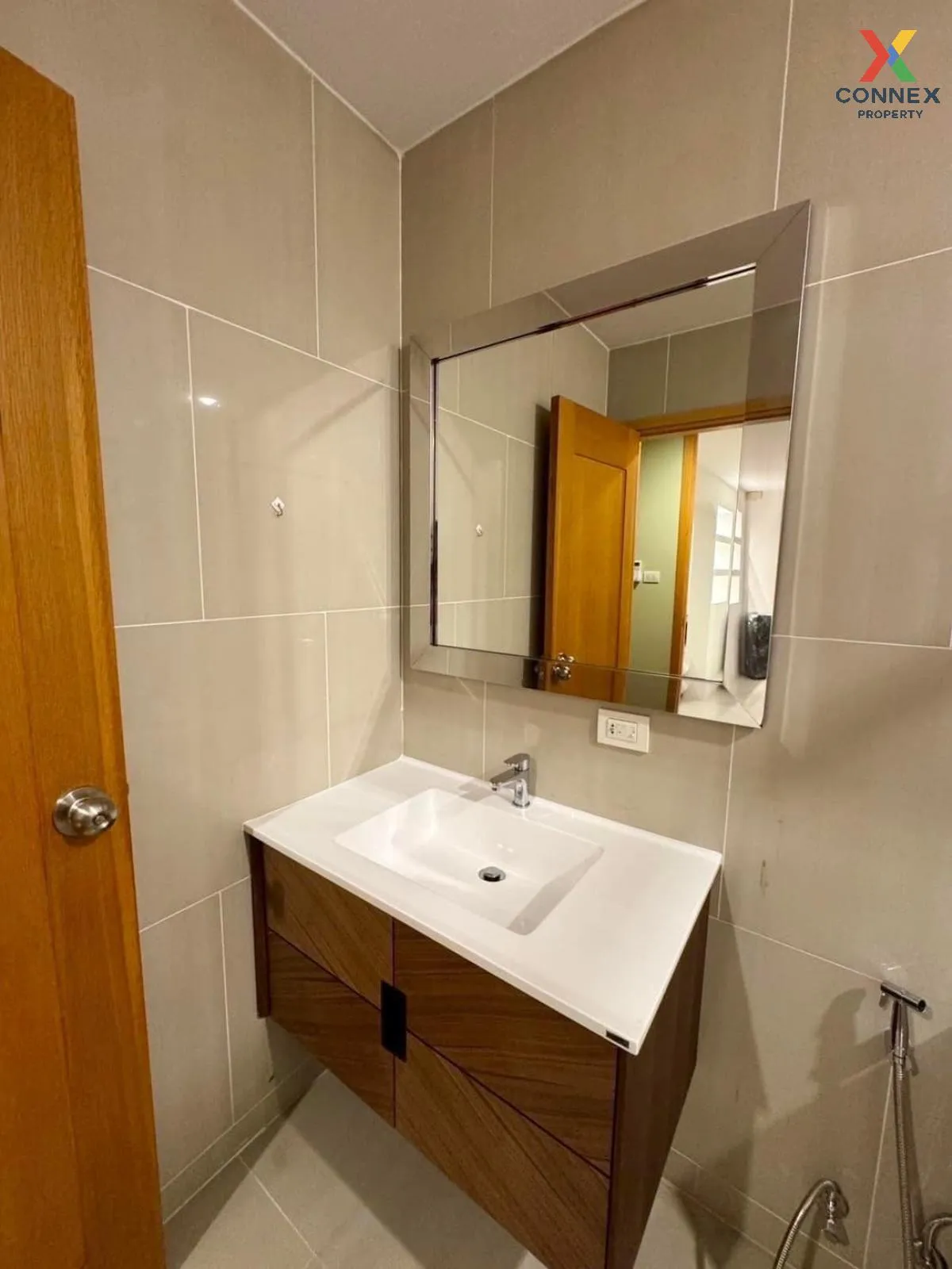 เช่าคอนโด  ดิ เอ็มไพร์ เพลส BTS-ช่องนนทรี ยานนาวา เขต สาทร กรุงเท