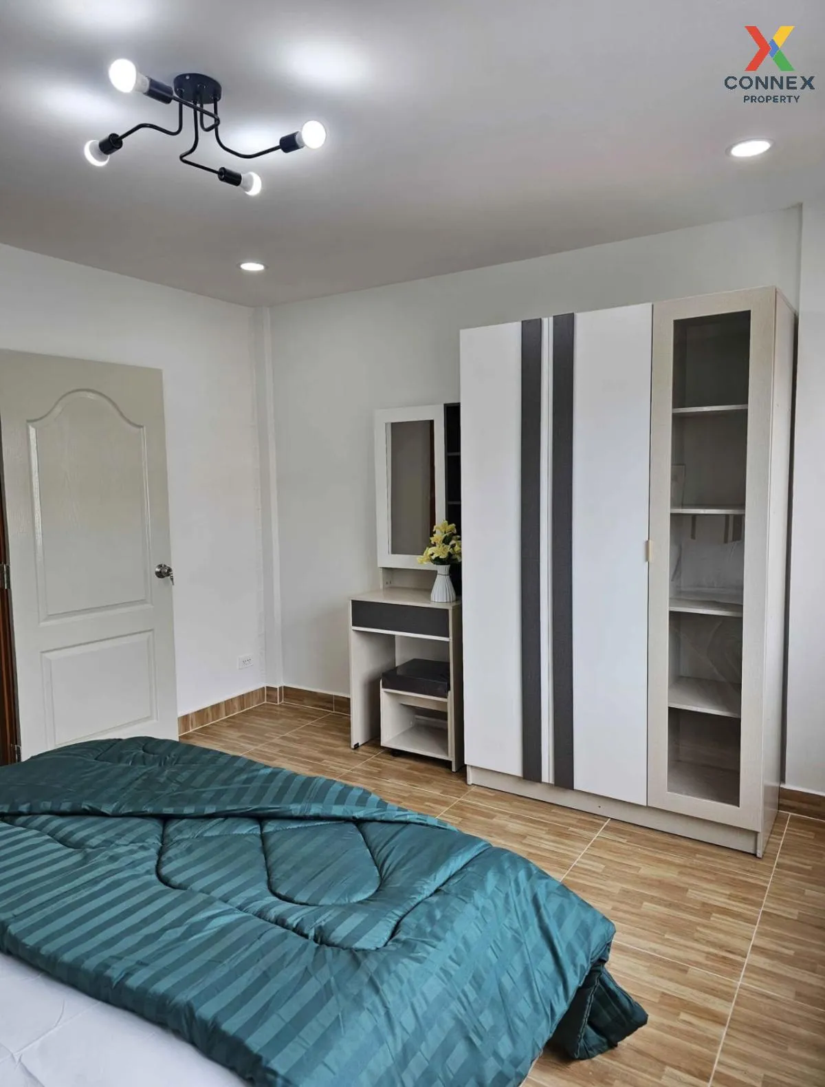 ขายทาวน์เฮ้าส์/ทาวน์โฮม  บ้านเต็มรัก รีโนเวทใหม่ บางคูรัด บางบัวท