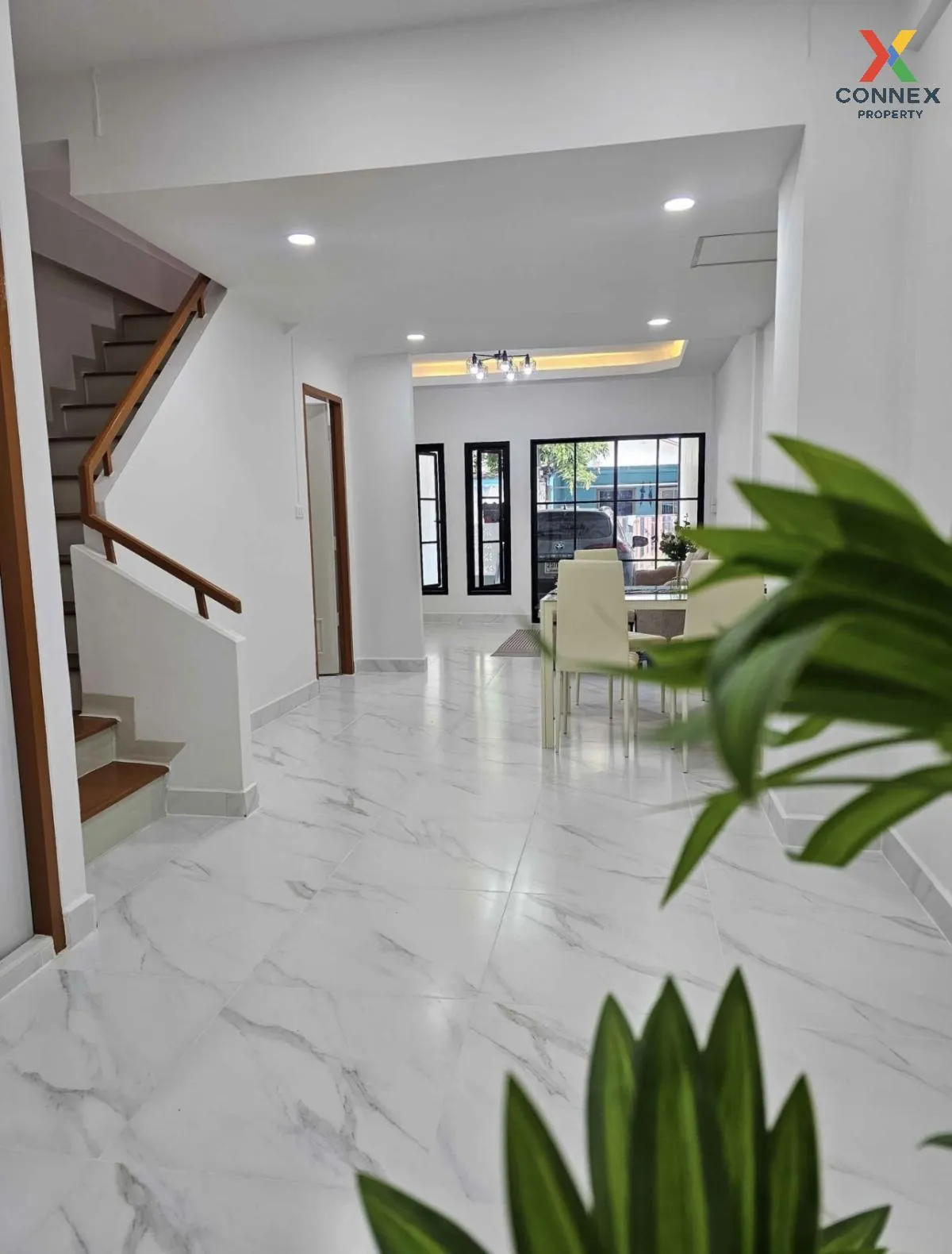 ขายทาวน์เฮ้าส์/ทาวน์โฮม  บ้านเต็มรัก รีโนเวทใหม่ บางคูรัด บางบัวท