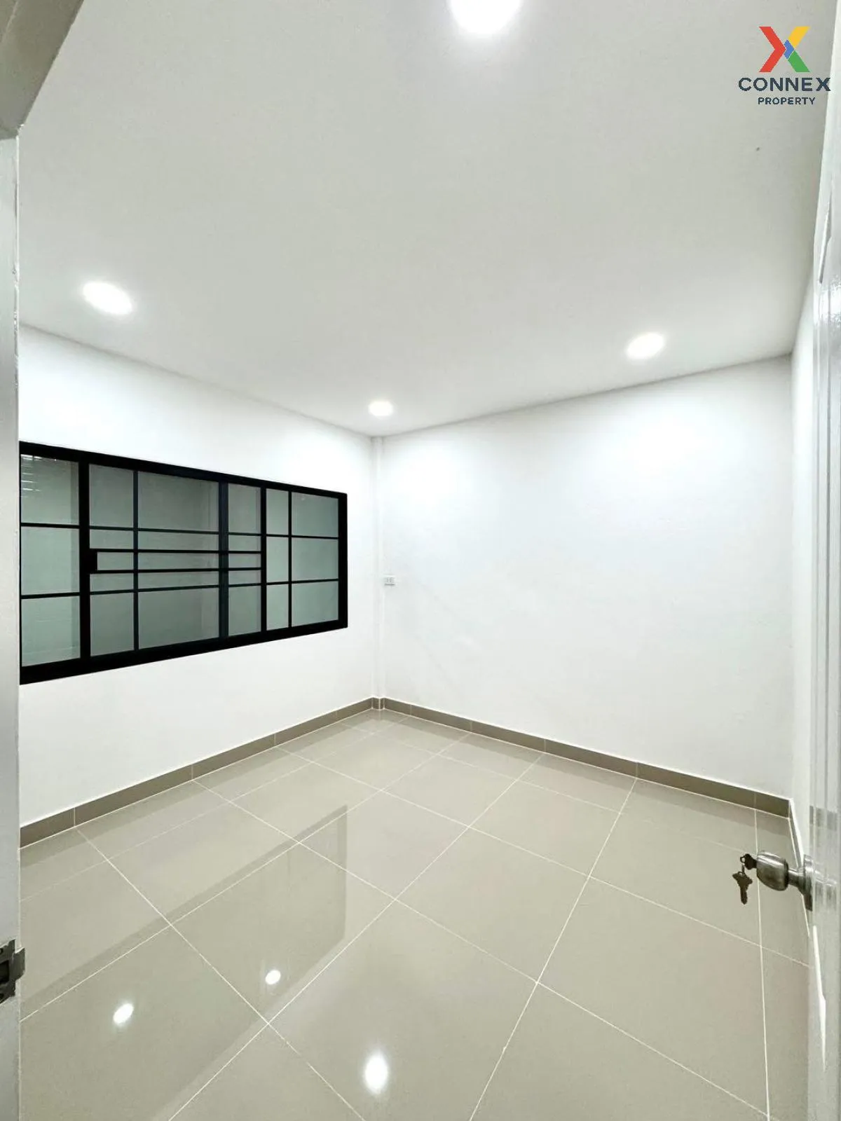 ขายทาวน์เฮ้าส์/ทาวน์โฮม  บ้านฟ้ารังสิต คลอง 4 รีโนเวทใหม่ บึงยี่โ