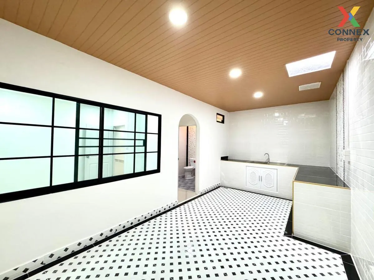 ขายทาวน์เฮ้าส์/ทาวน์โฮม  บ้านฟ้ารังสิต คลอง 4 รีโนเวทใหม่ บึงยี่โ