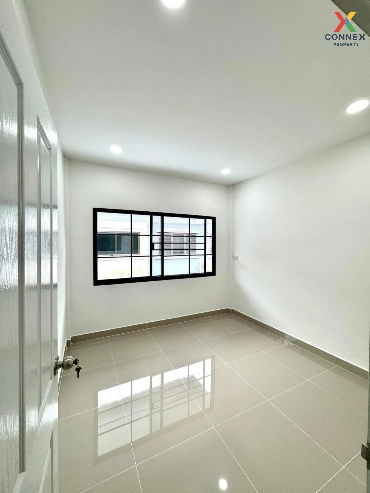 ขายทาวน์เฮ้าส์/ทาวน์โฮม  บ้านฟ้ารังสิต คลอง 4 รีโนเวทใหม่ บึงยี่โ