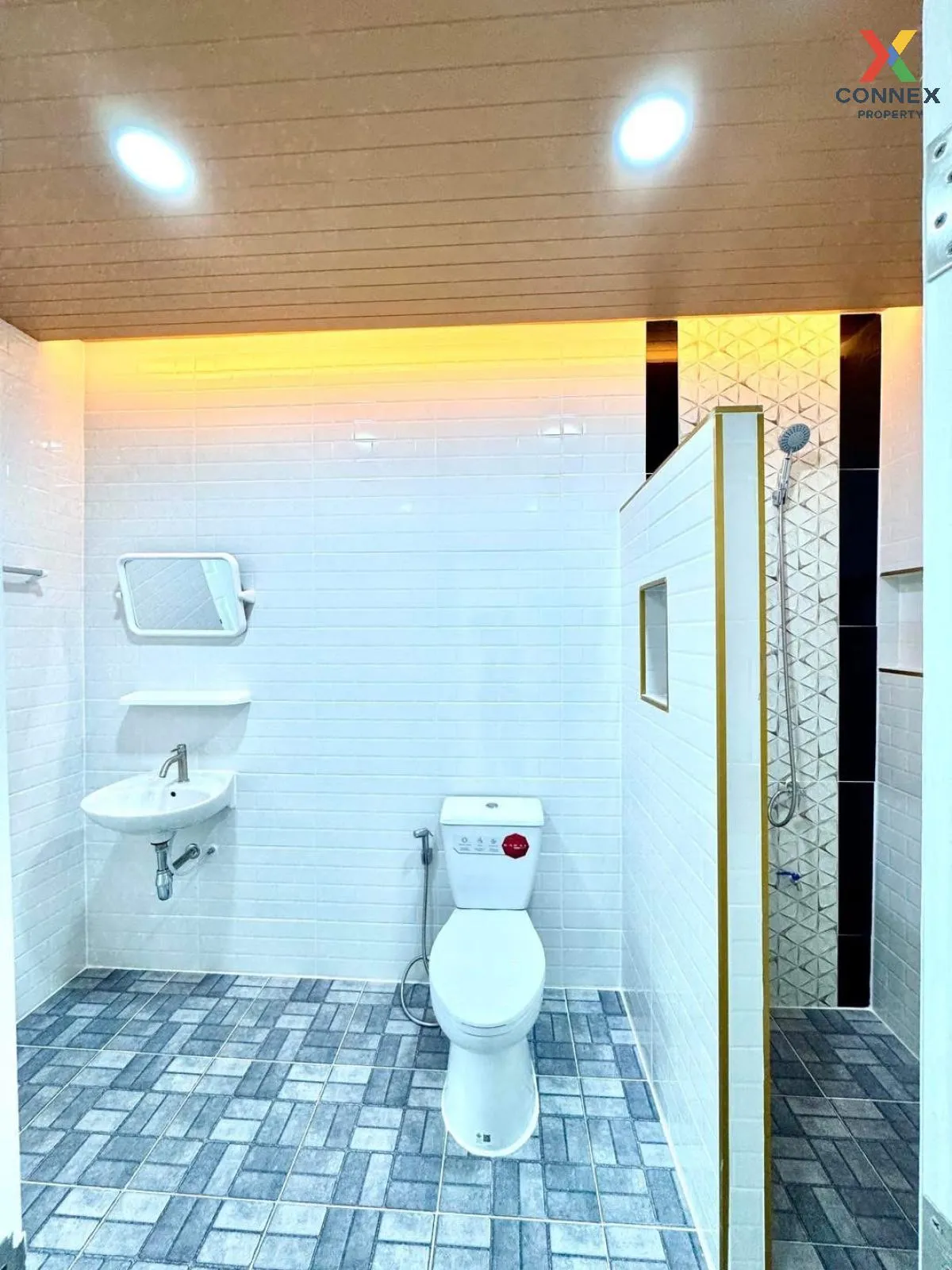 ขายทาวน์เฮ้าส์/ทาวน์โฮม  บ้านฟ้ารังสิต คลอง 4 รีโนเวทใหม่ บึงยี่โ