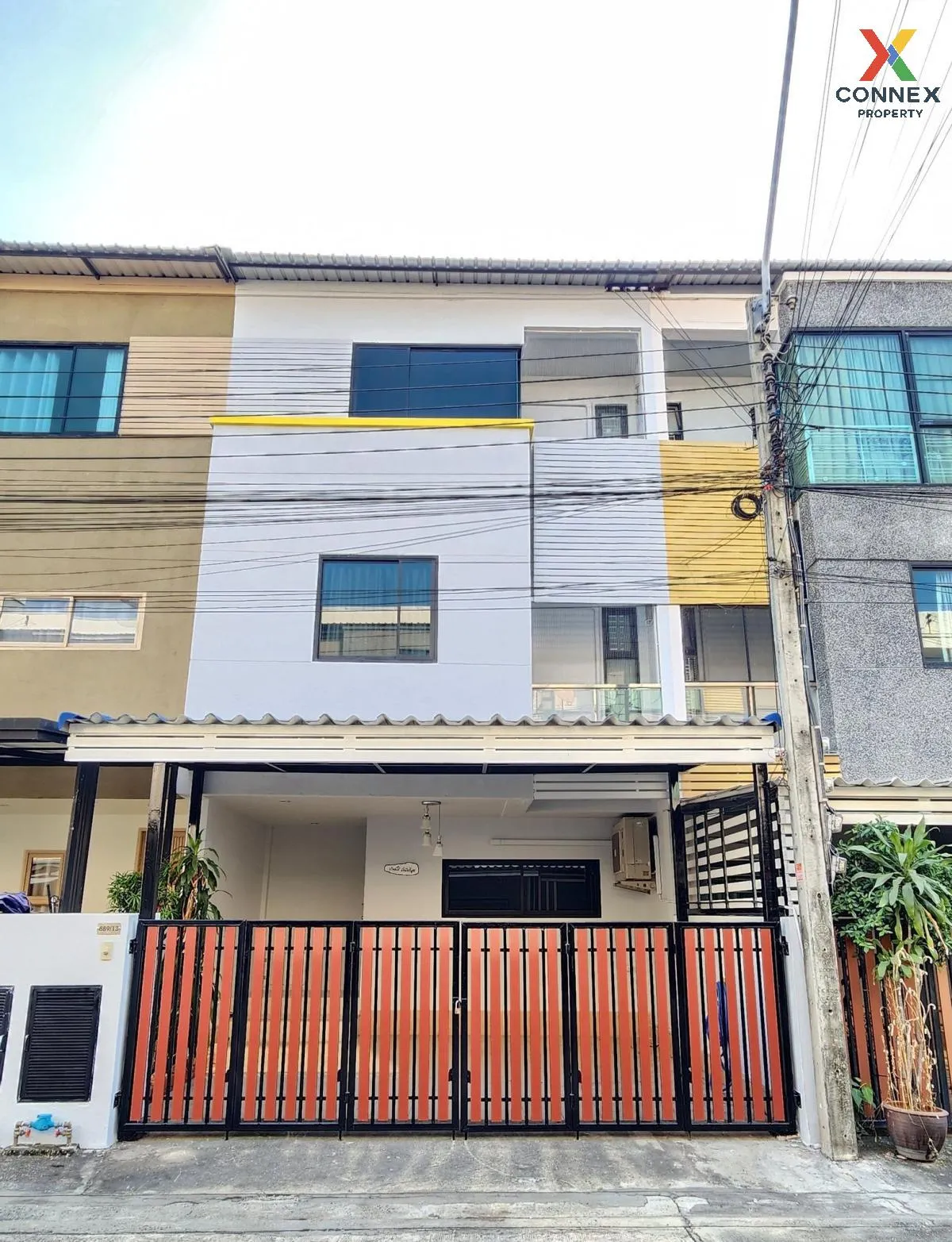 For Rent Townhouse/Townhome  , Sarin Wiz Sukhumvit 107 , wide fro 1