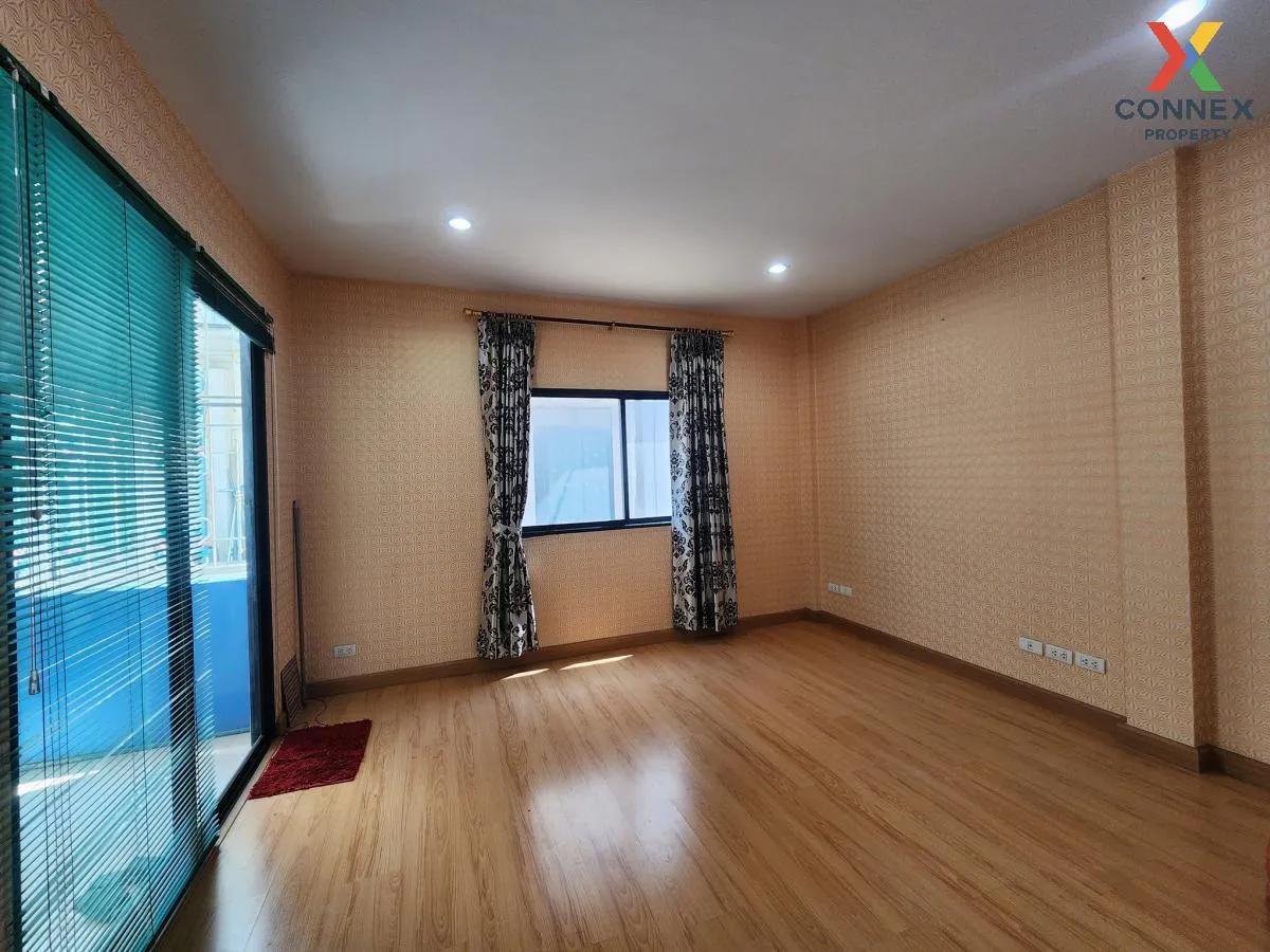 For Rent Townhouse/Townhome  , Sarin Wiz Sukhumvit 107 , wide fro 3