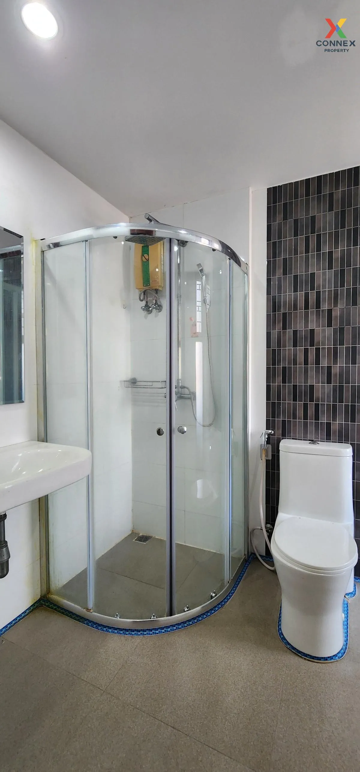 For Rent Townhouse/Townhome  , Sarin Wiz Sukhumvit 107 , wide fro