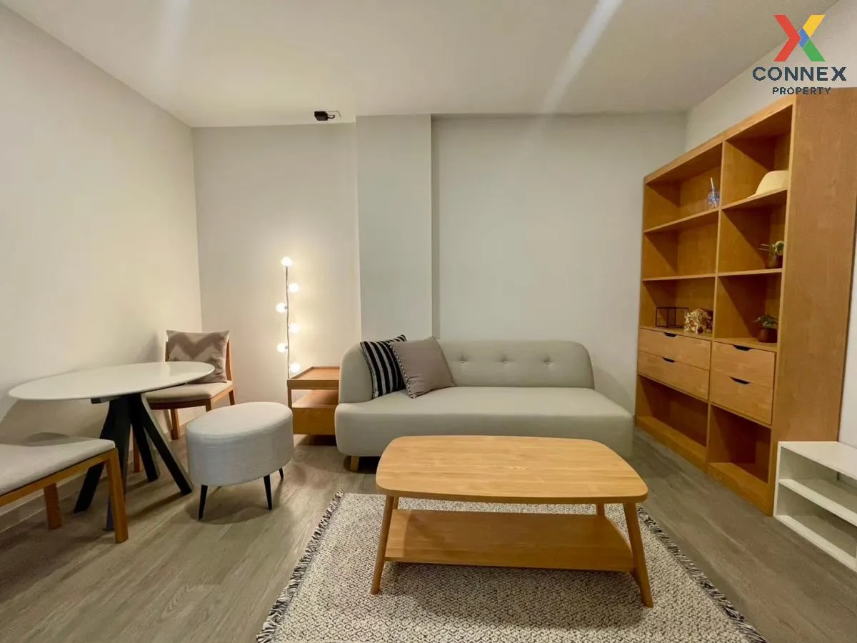 ขายคอนโด  เดอะ เชดด์ สาทร 1 หน้ากว้าง รีโนเวทใหม่ MRT-ลุมพินี ช่อ