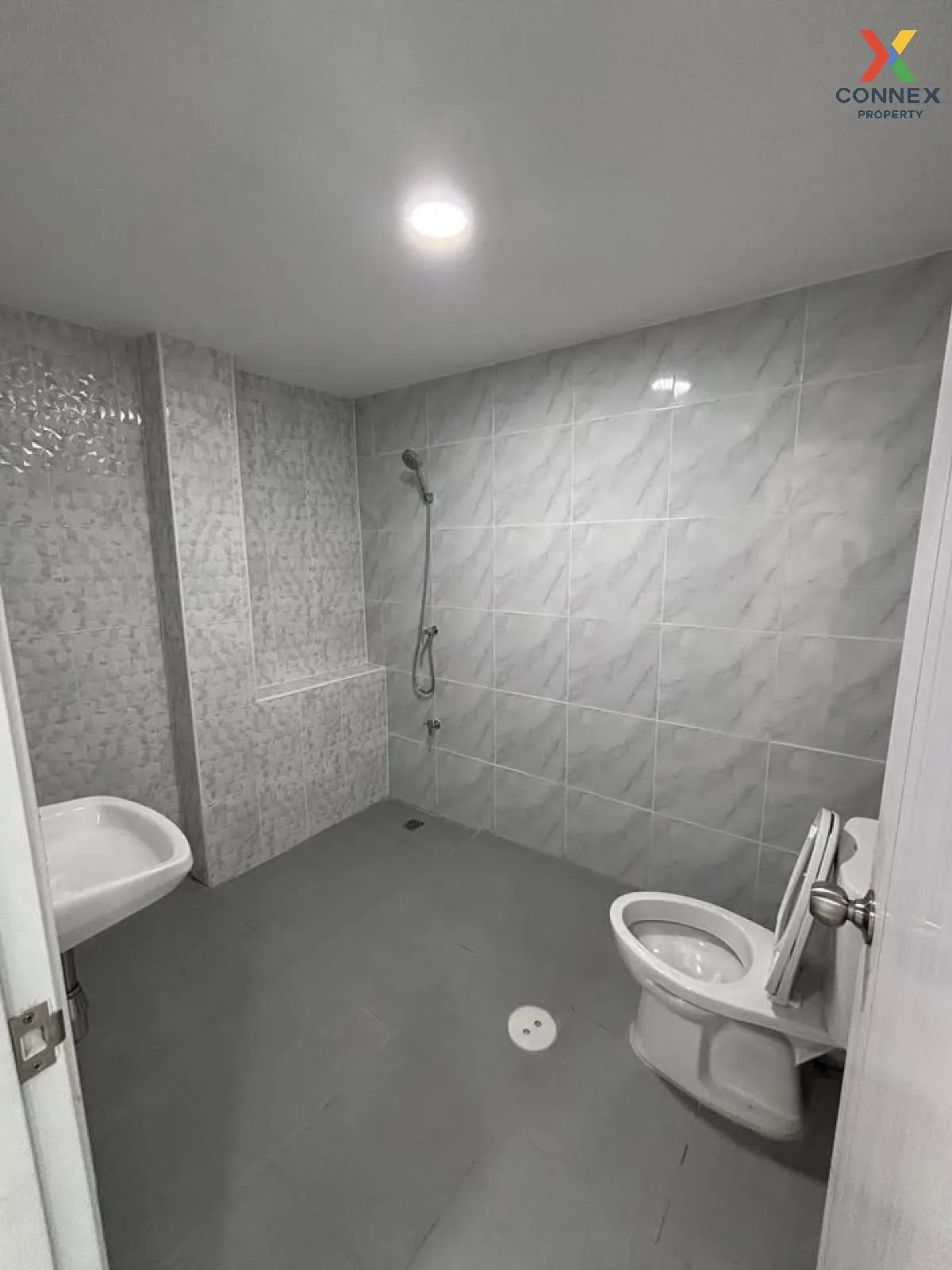 For Sale Townhouse/Townhome  , Baan Sirisook Don Mueang , corner 