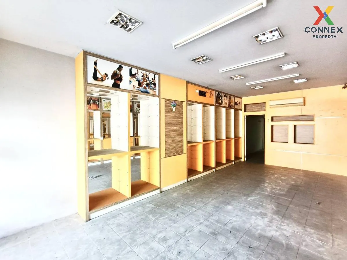 For Sale Commercial Building , Piamsap Arcade , nice view , Talat