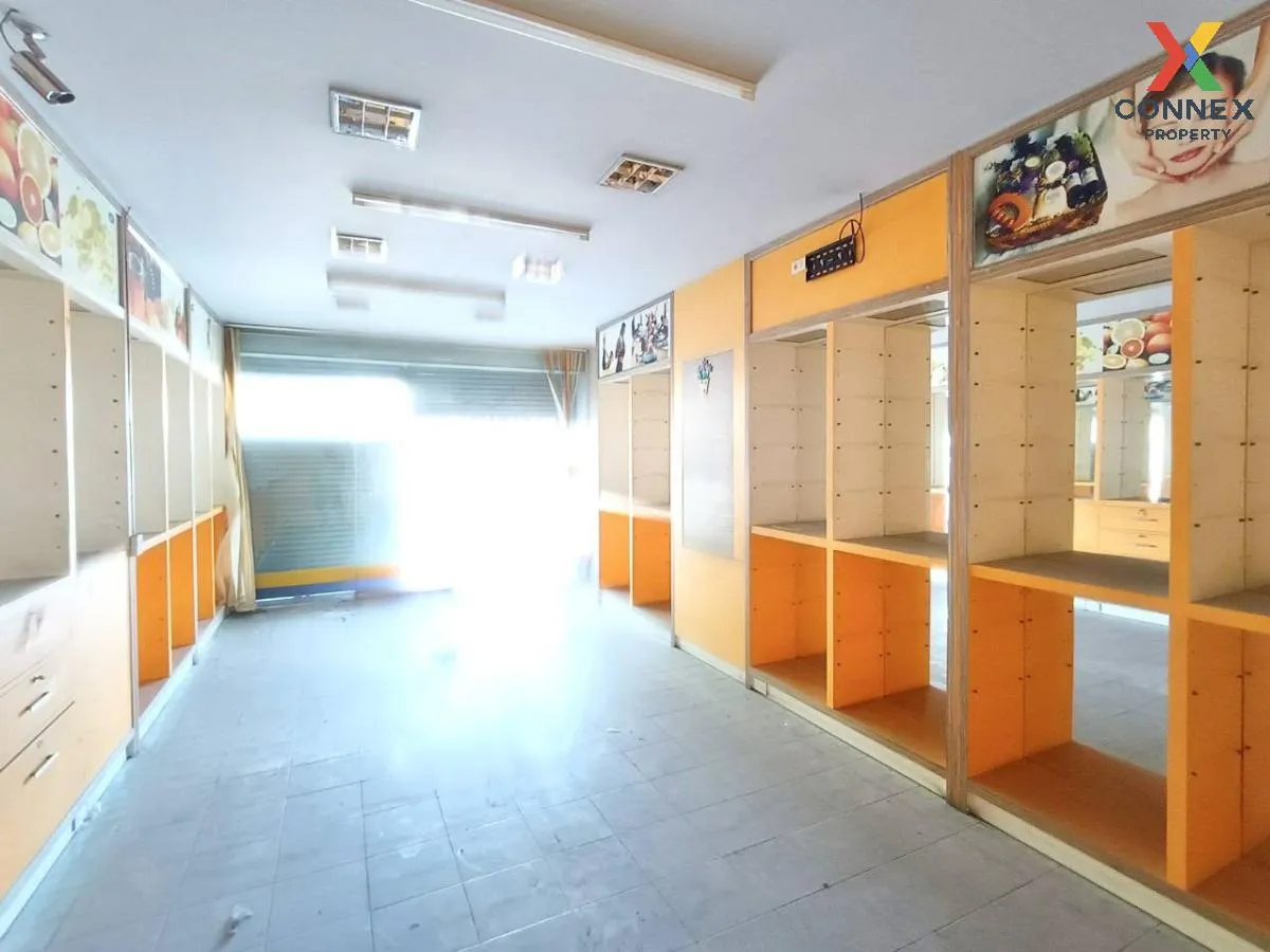 For Sale Commercial Building , Piamsap Arcade , nice view , Talat
