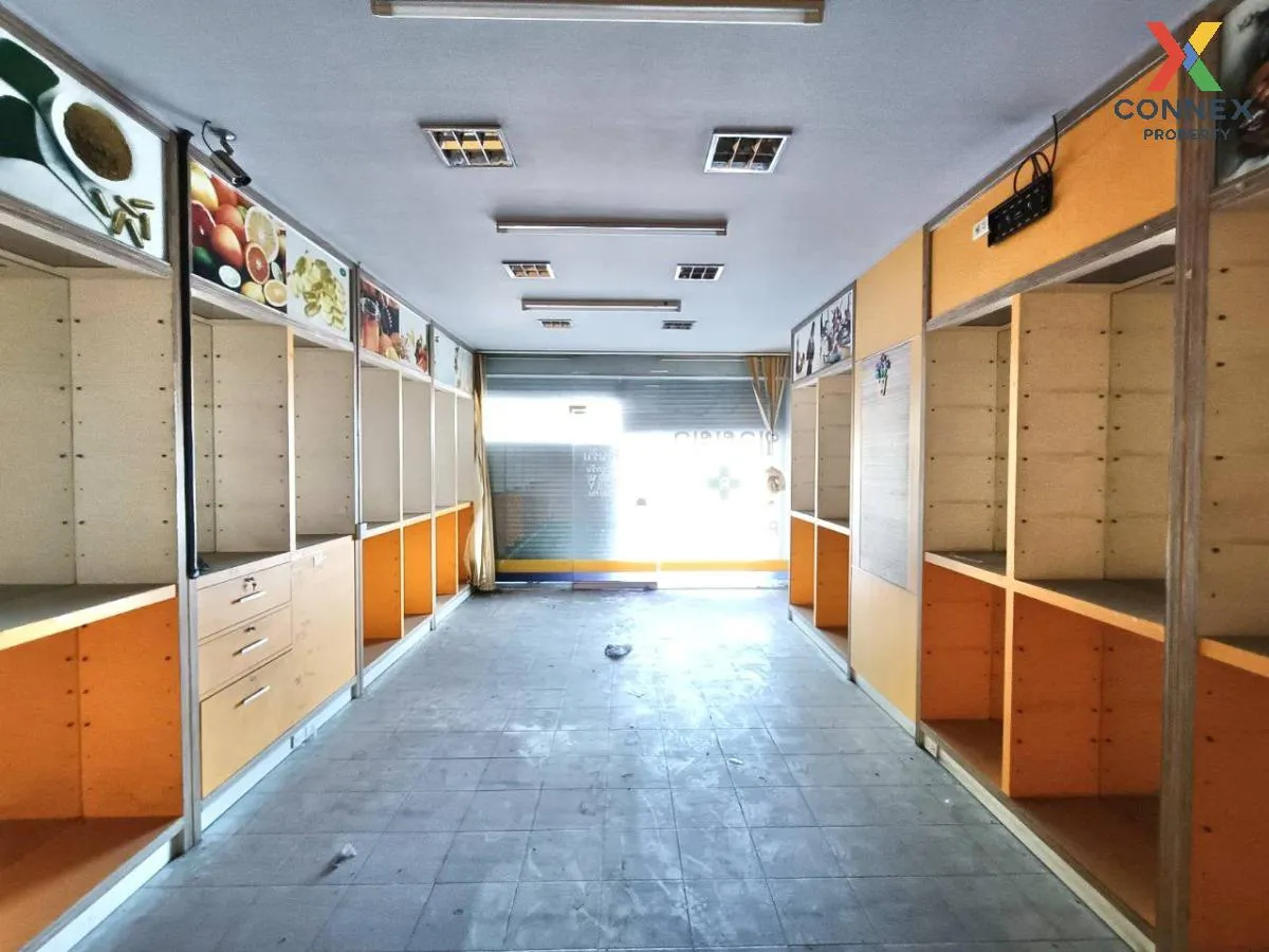 For Sale Commercial Building , Piamsap Arcade , nice view , Talat