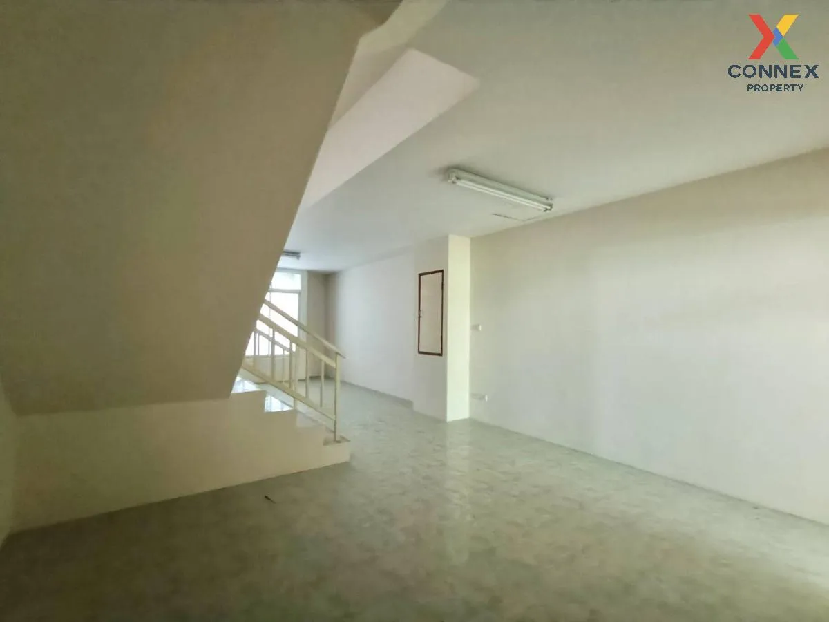 For Sale Commercial Building , Piamsap Arcade , nice view , Talat