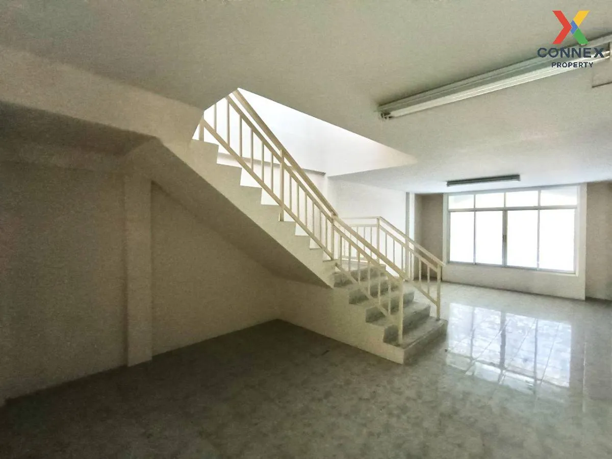 For Sale Commercial Building , Piamsap Arcade , nice view , Talat