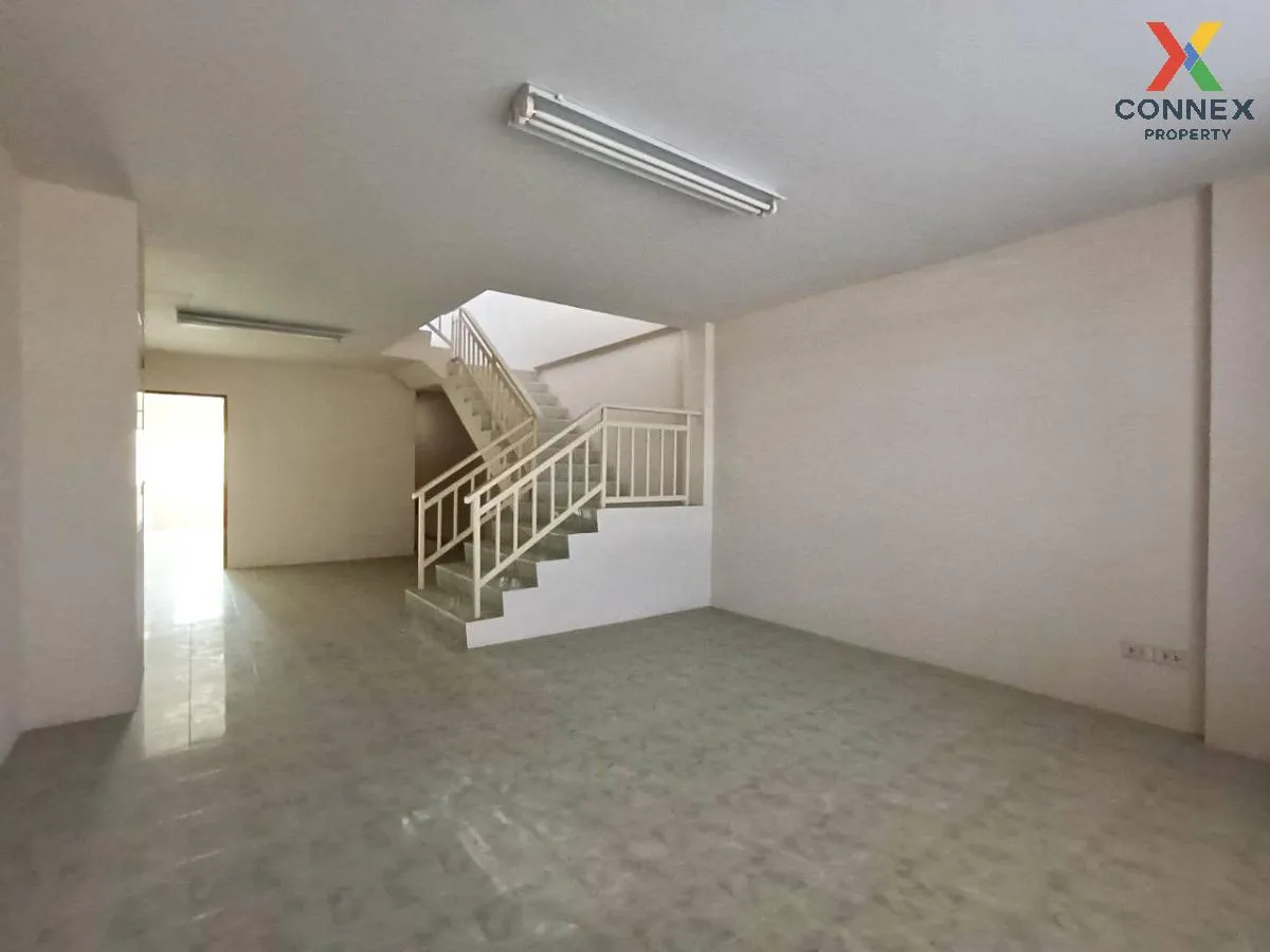 For Sale Commercial Building , Piamsap Arcade , nice view , Talat