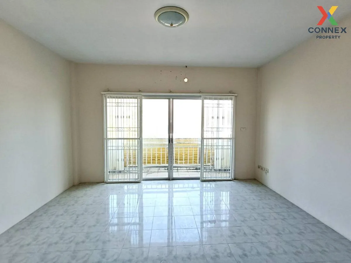 For Sale Commercial Building , Piamsap Arcade , nice view , Talat