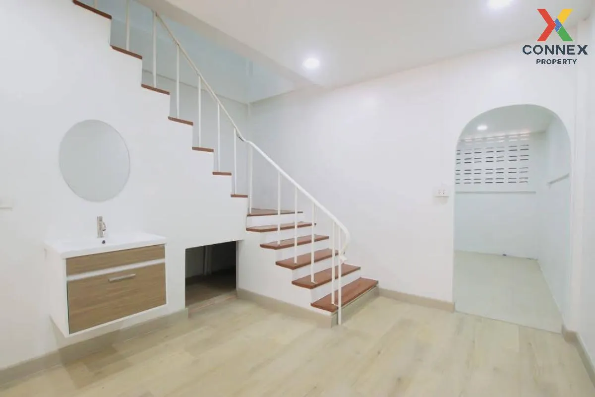 ขายทาวน์เฮ้าส์/ทาวน์โฮม  บ้านธนารมณ์ รีโนเวทใหม่ ลาดสวาย ลำลูกกา 