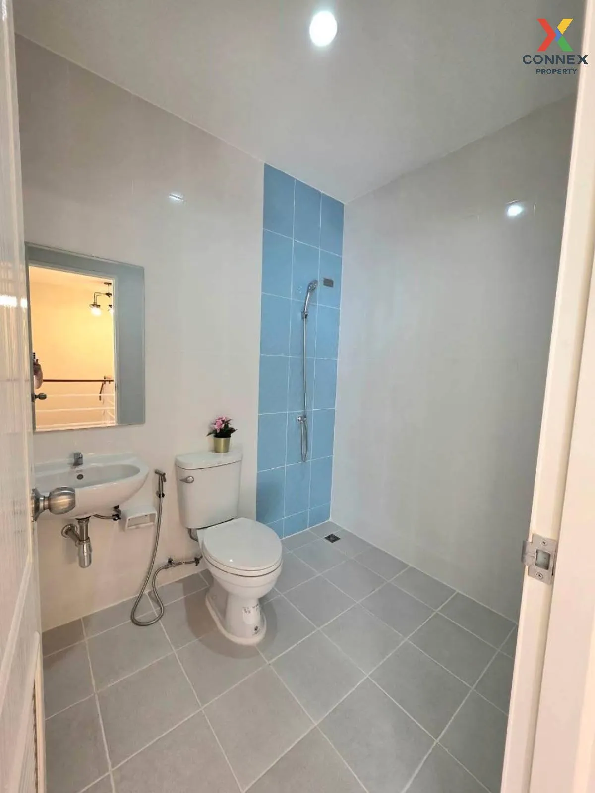 For Sale Townhouse/Townhome  , Nirun Ville 55 Srinakarin , newly 