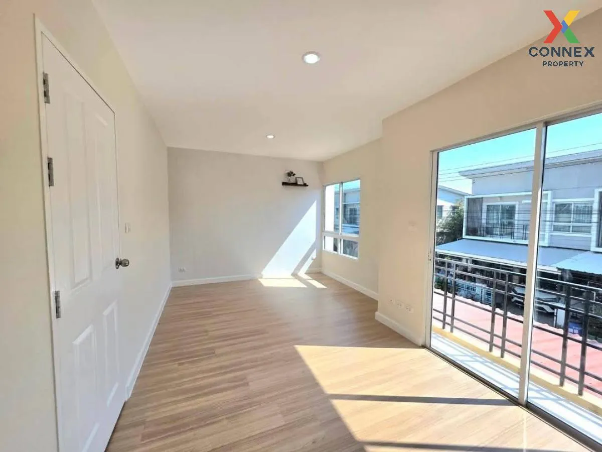 For Sale Townhouse/Townhome  , Nirun Ville 55 Srinakarin , newly 