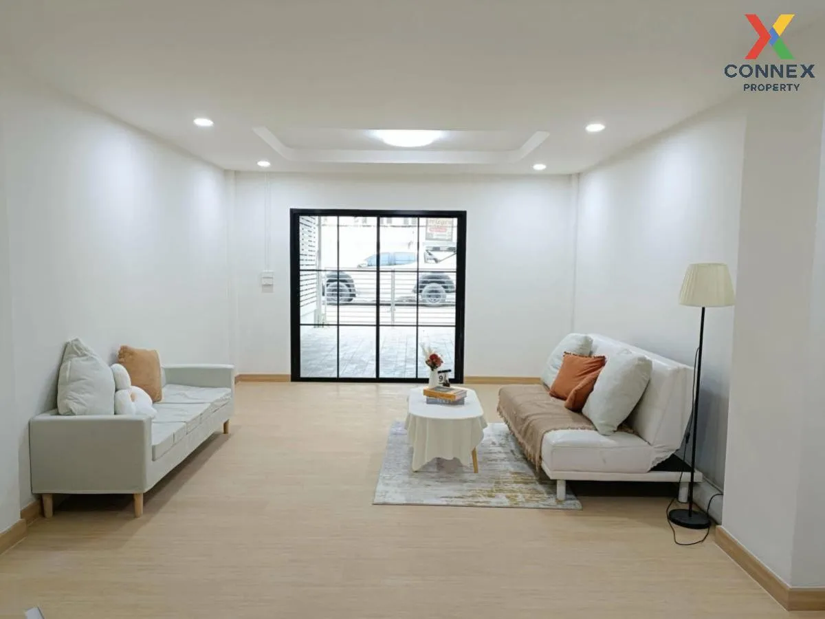 ขายทาวน์เฮ้าส์/ทาวน์โฮม  บ้านปัฐวิกรณ์ 2 รีโนเวทใหม่ รามอินทรา เข 4