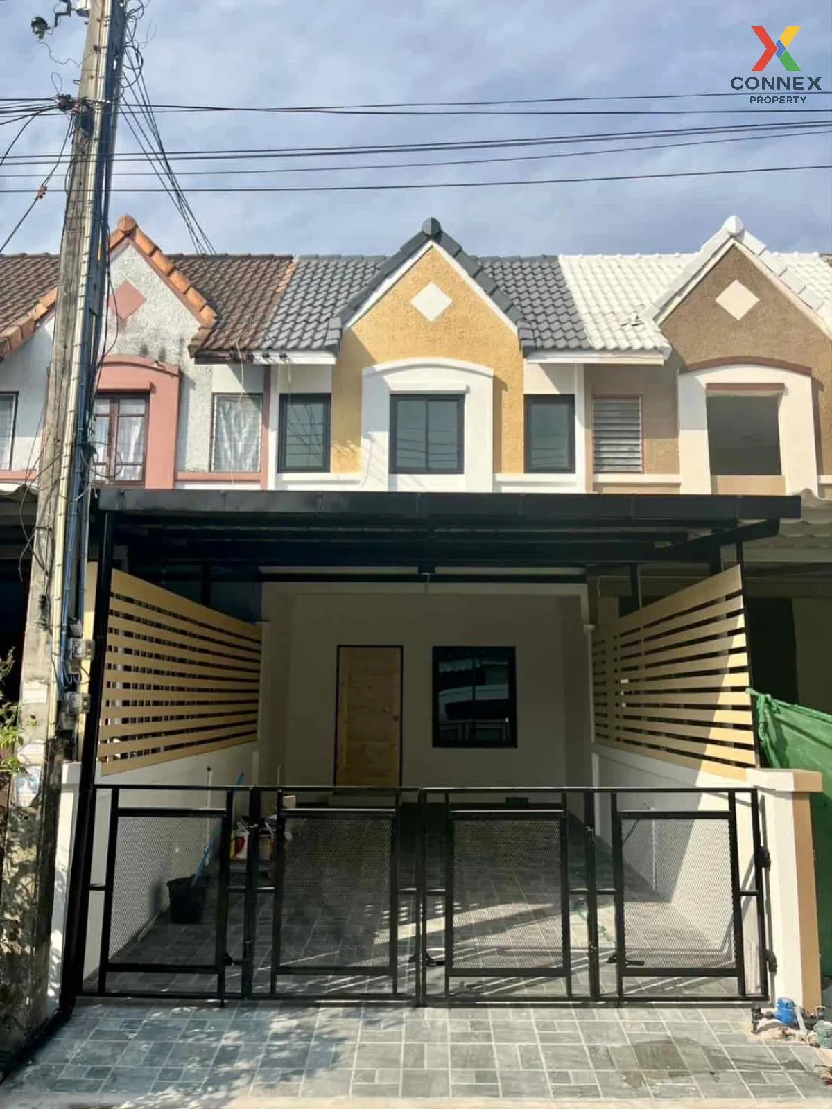 ขายทาวน์เฮ้าส์/ทาวน์โฮม  แฟมิลี่ปาร์ค ศุขประยูร นาป่า รีโนเวทใหม่ 1