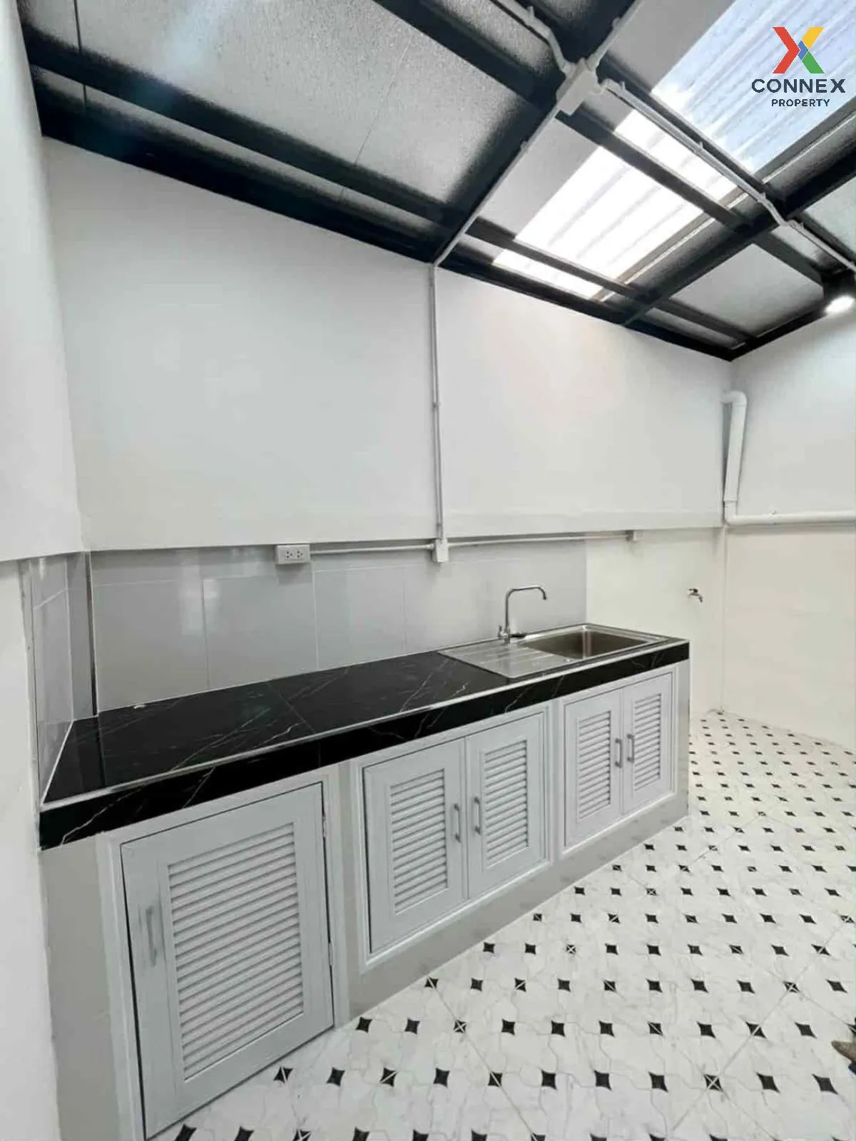 ขายทาวน์เฮ้าส์/ทาวน์โฮม  แฟมิลี่ปาร์ค ศุขประยูร นาป่า รีโนเวทใหม่ 4