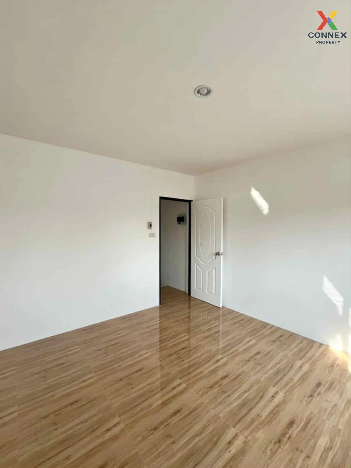 ขายทาวน์เฮ้าส์/ทาวน์โฮม  แฟมิลี่ปาร์ค ศุขประยูร นาป่า รีโนเวทใหม่