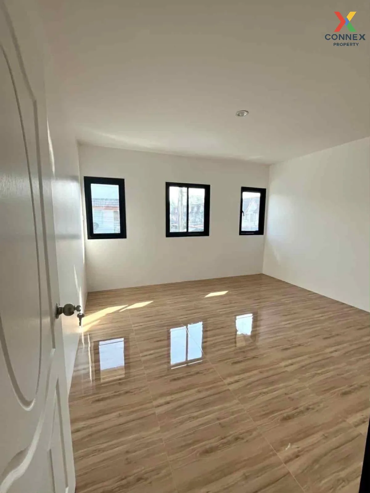 ขายทาวน์เฮ้าส์/ทาวน์โฮม  แฟมิลี่ปาร์ค ศุขประยูร นาป่า รีโนเวทใหม่