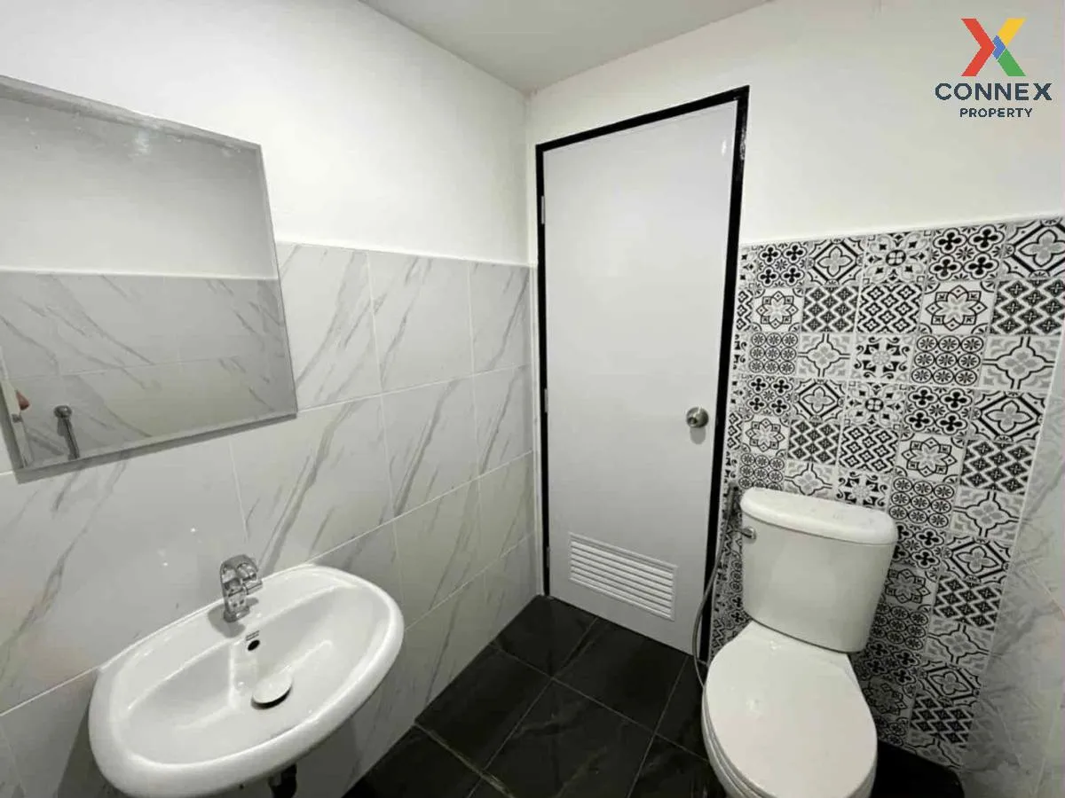 ขายทาวน์เฮ้าส์/ทาวน์โฮม  แฟมิลี่ปาร์ค ศุขประยูร นาป่า รีโนเวทใหม่