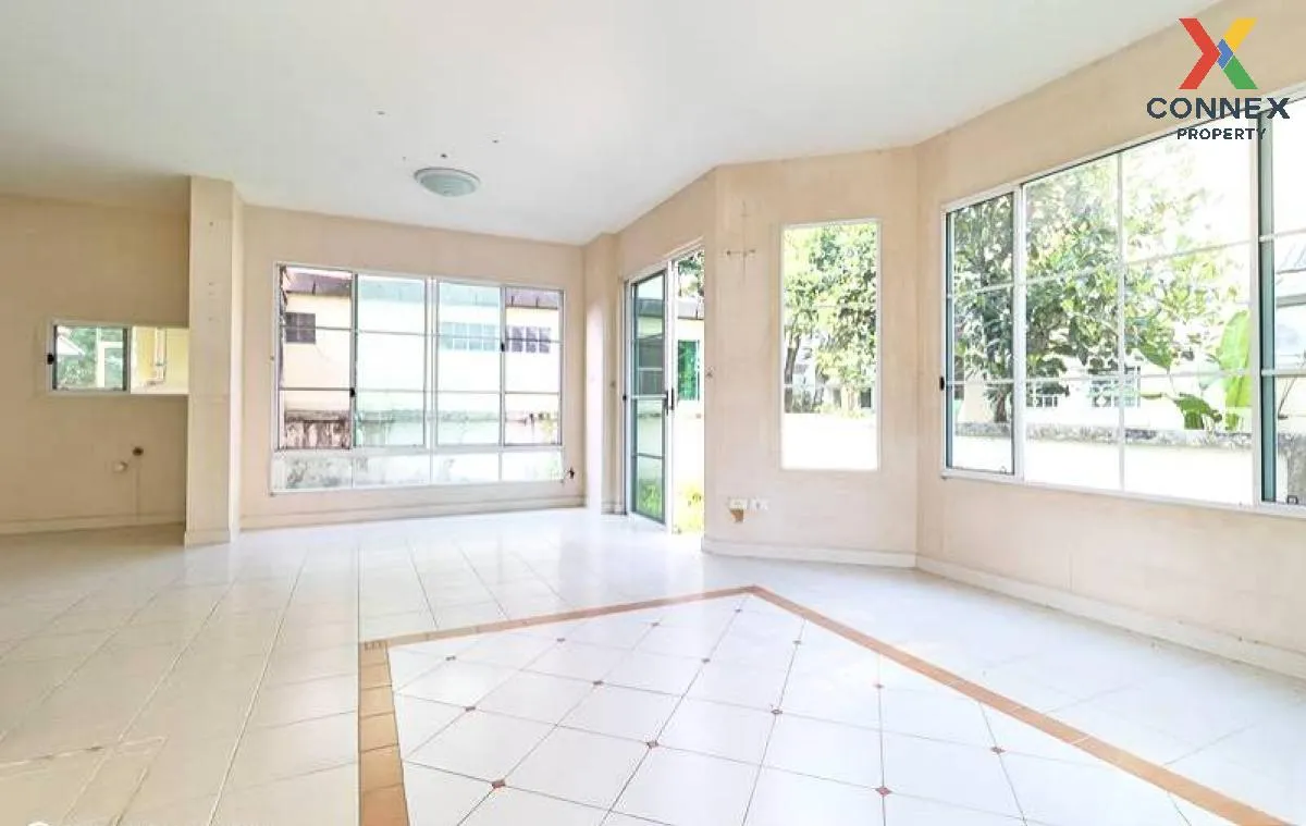 ขายบ้าน  ปาริชาติ สุวินทวงศ์ หน้ากว้าง ลำปลาทิว เขต ลาดกระบัง กรุ