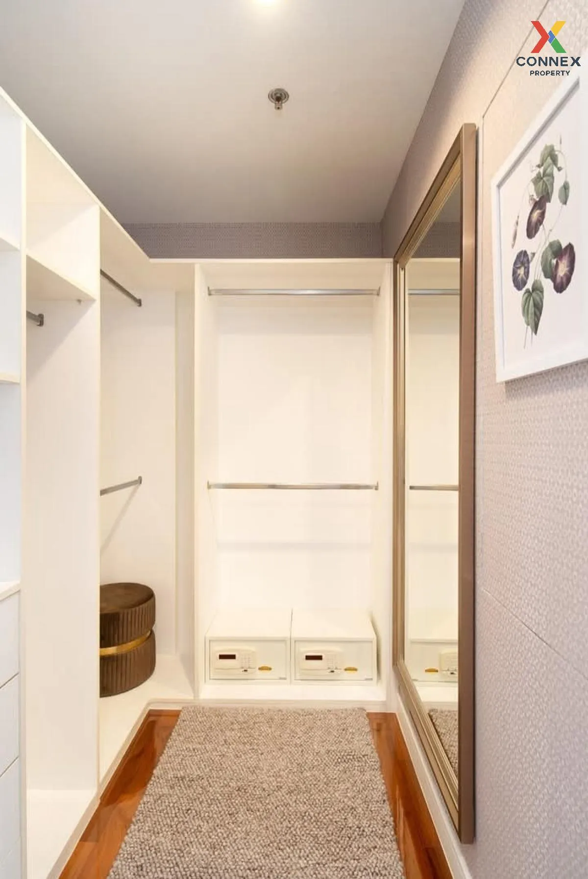 For Sale Condo , Baan Siri 24 , nice view , high floor , BTS-Phro