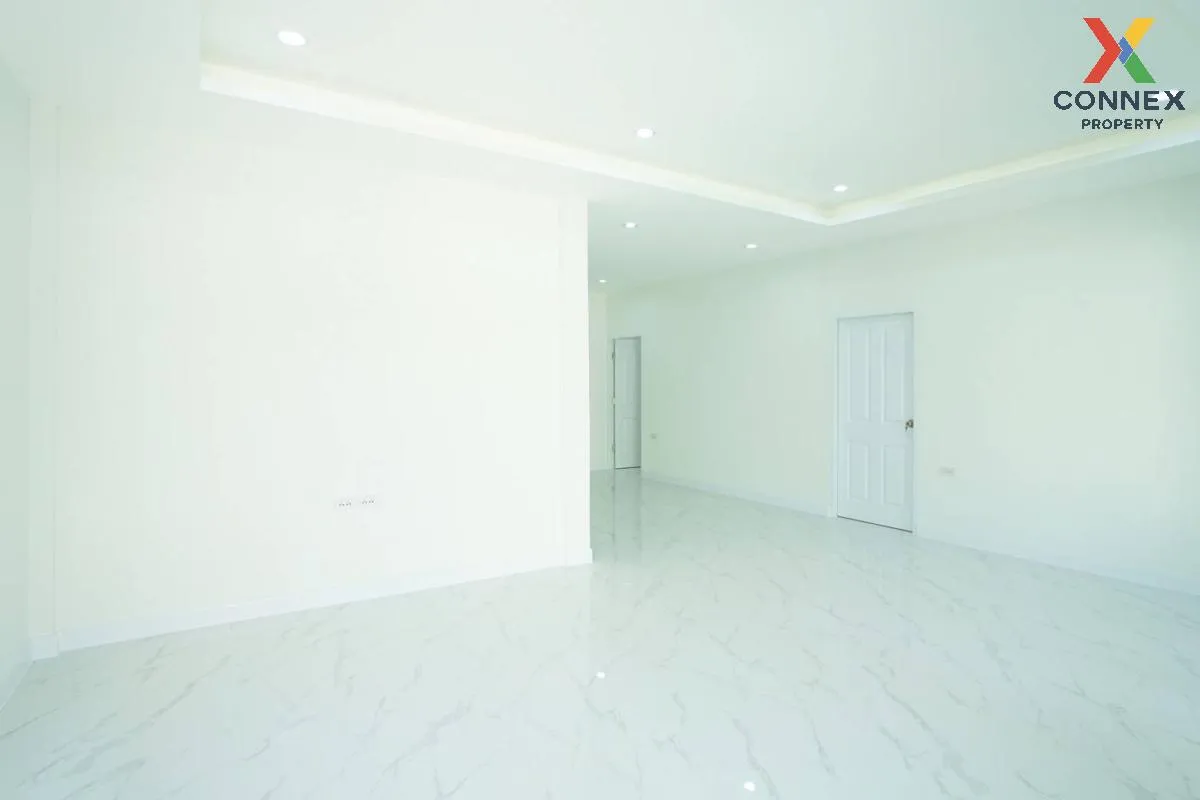 For Sale House , Baan Tha Ruea On Nut 44 , newly renovated , Bang