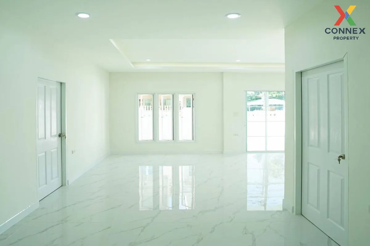 For Sale House , Baan Tha Ruea On Nut 44 , newly renovated , Bang