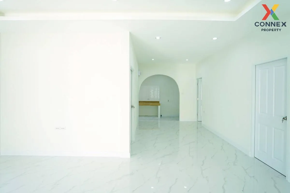 For Sale House , Baan Tha Ruea On Nut 44 , newly renovated , Bang