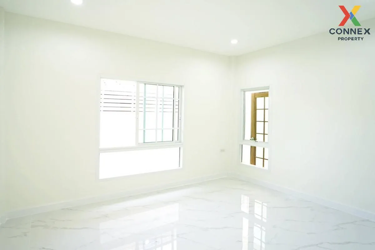 For Sale House , Baan Tha Ruea On Nut 44 , newly renovated , Bang