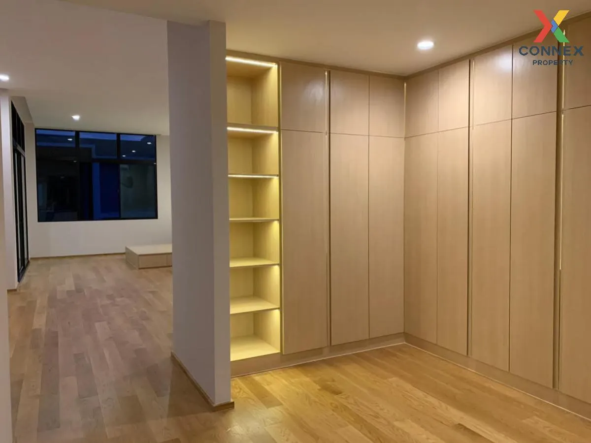 For Rent Townhouse/Townhome  , Nirvana DEFINE Srinakarin-Rama 9 ,