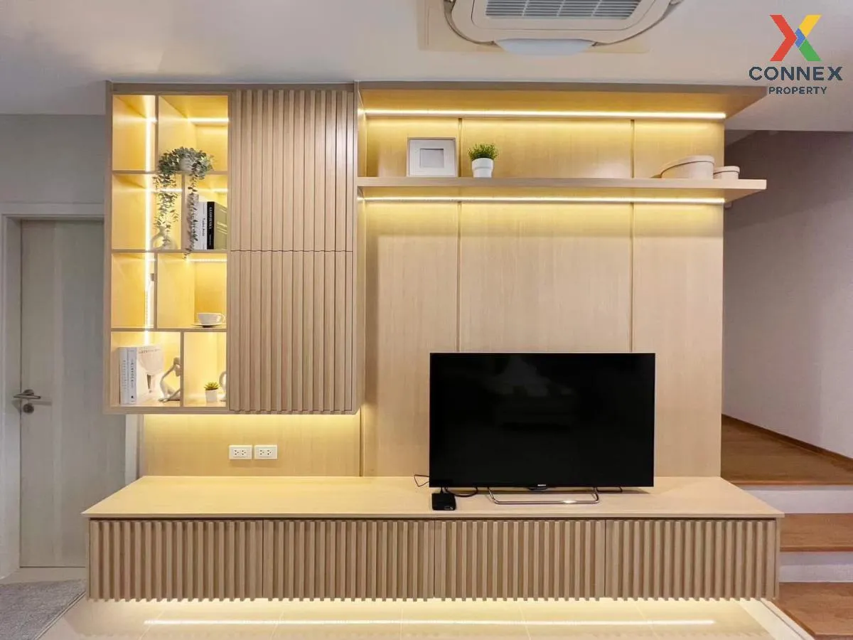 ขายทาวน์เฮ้าส์/ทาวน์โฮม  เนอวานา ดีฟายน์ ศรีนครินทร์-พระราม 9 สะพ 4