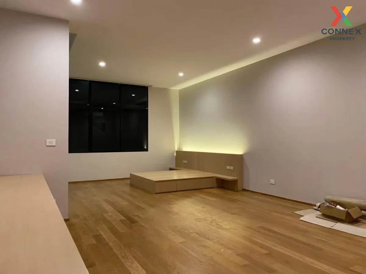 ขายทาวน์เฮ้าส์/ทาวน์โฮม  เนอวานา ดีฟายน์ ศรีนครินทร์-พระราม 9 สะพ