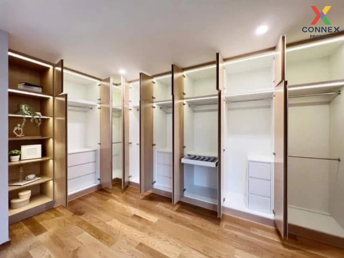 ขายทาวน์เฮ้าส์/ทาวน์โฮม  เนอวานา ดีฟายน์ ศรีนครินทร์-พระราม 9 สะพ