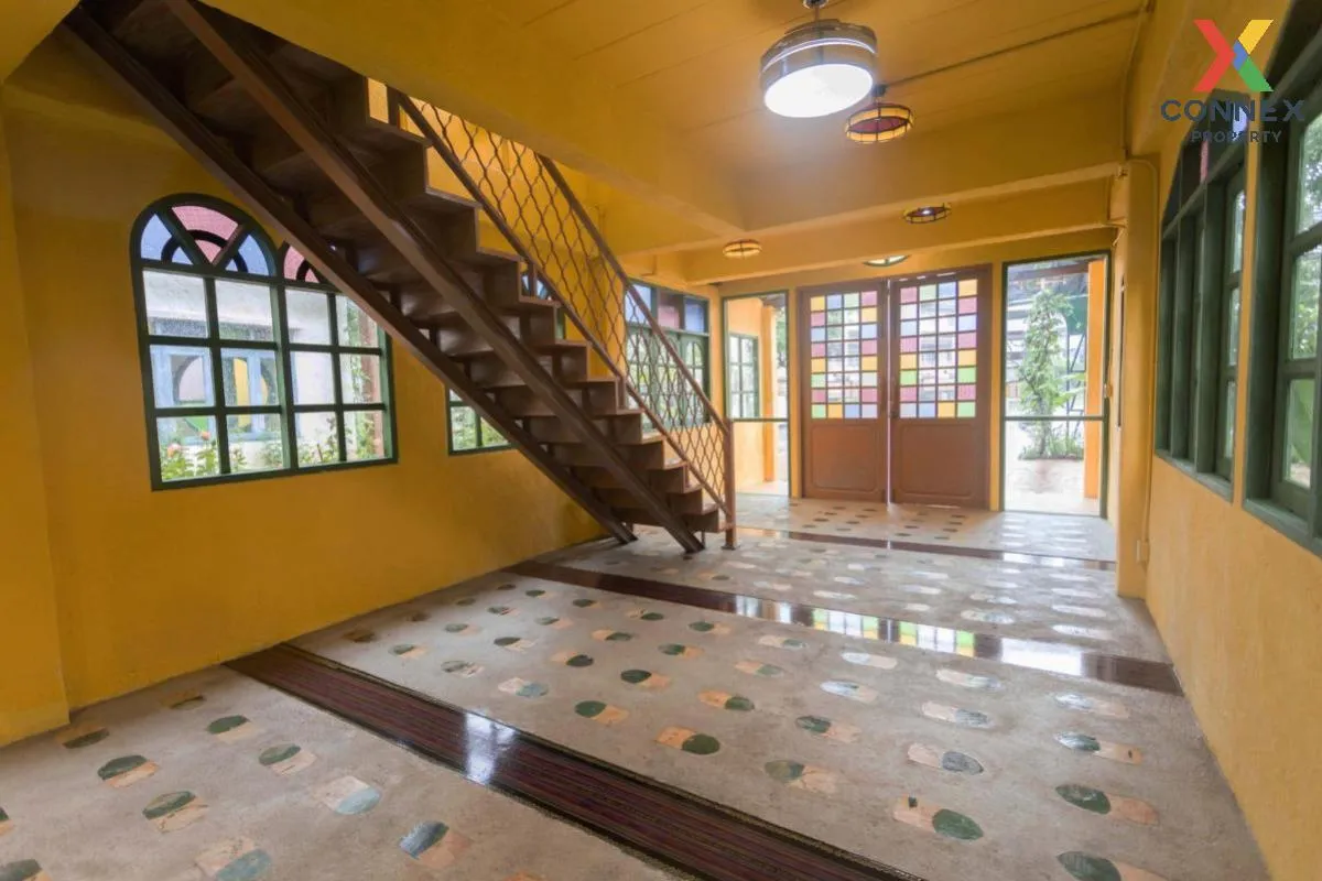 For Rent House , NaNa Pran , nice view , corner unit , wide front