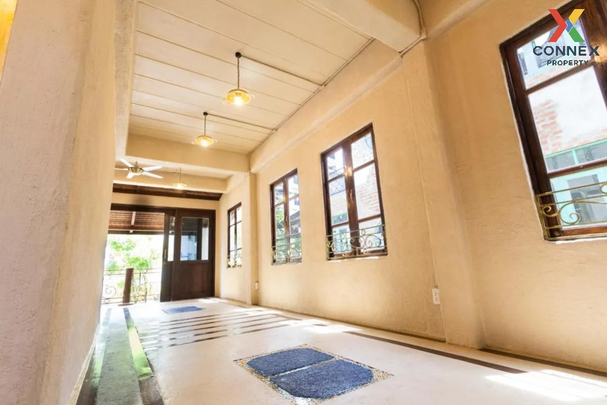 For Rent House , NaNa Pran , nice view , corner unit , wide front