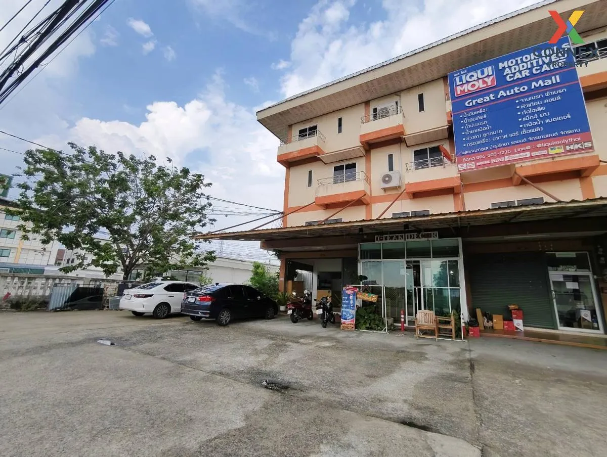 For Rent Commercial building next to Permsin Road , Sai Mai , Sai 3