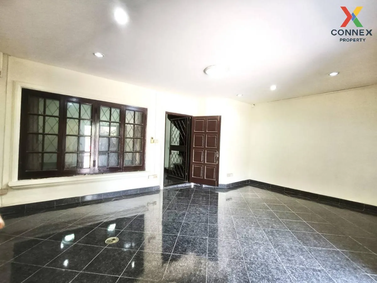 ขายบ้าน  ราชาวิลล่า หน้ากว้าง MRT-ลาดพร้าว 71 (สายสีเหลือง) สะพาน