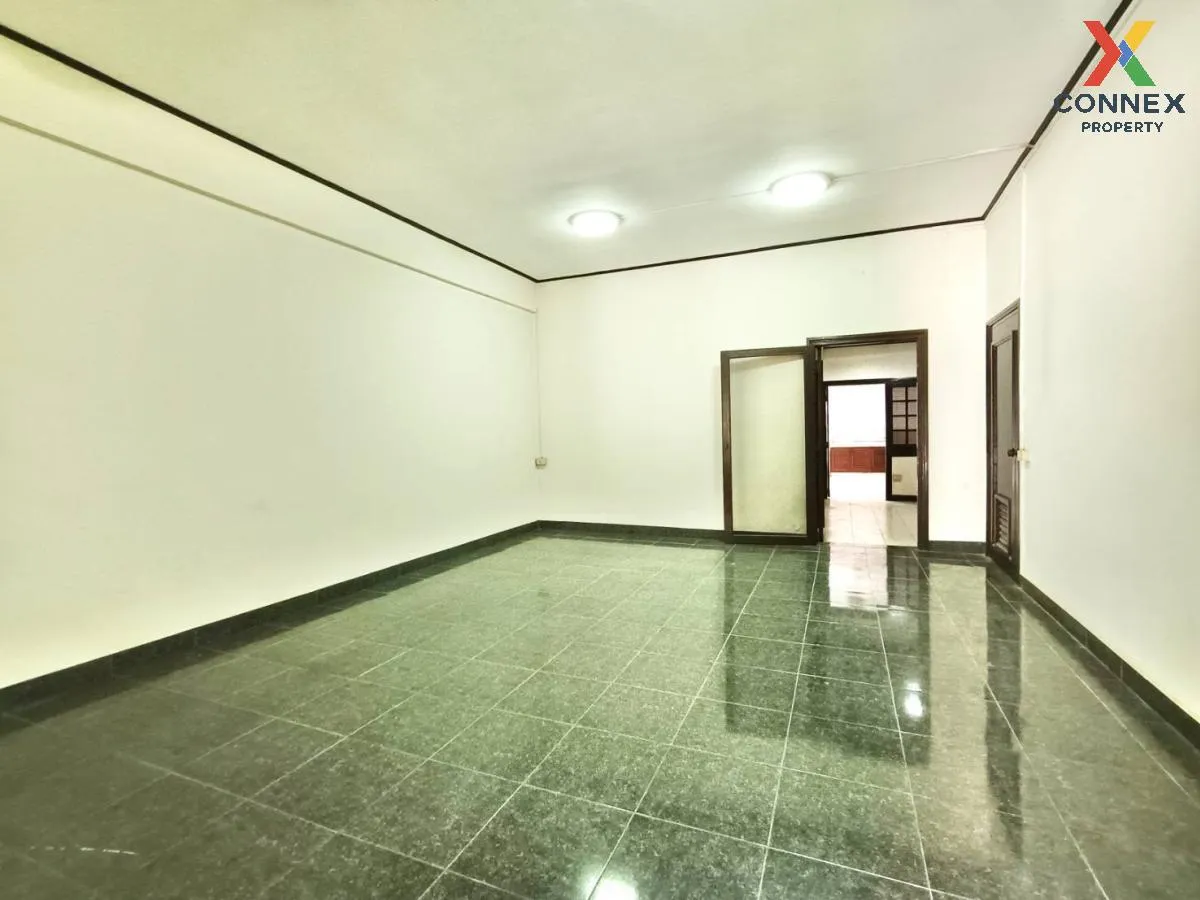 ขายบ้าน  ราชาวิลล่า หน้ากว้าง MRT-ลาดพร้าว 71 (สายสีเหลือง) สะพาน