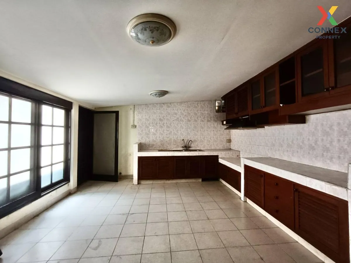 ขายบ้าน  ราชาวิลล่า หน้ากว้าง MRT-ลาดพร้าว 71 (สายสีเหลือง) สะพาน